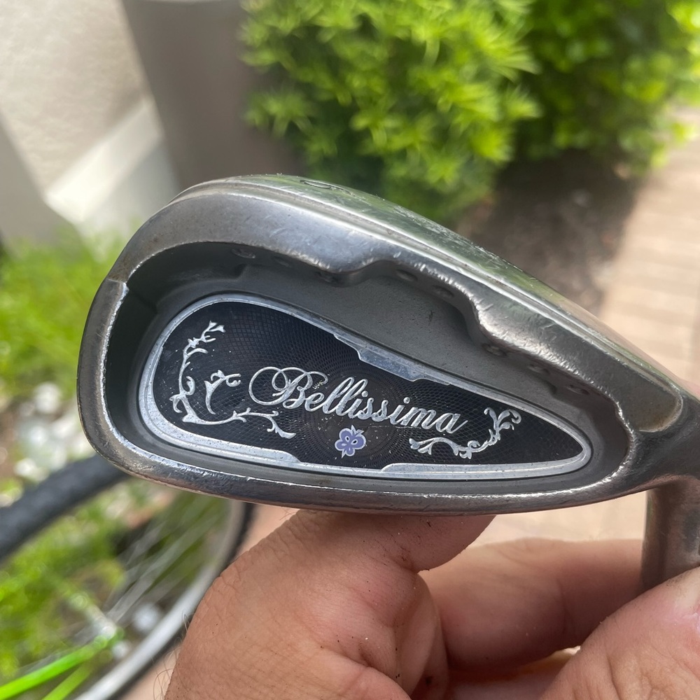 Ladies Iron 6 By Bellissima
In Right Hand,